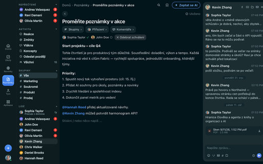 Poznámka FabricLoop s názvem Přeměň poznámky v akce v češtině, se skupinami, přiřazenými osobami a schválením, vedle konverzace Q2 Launch